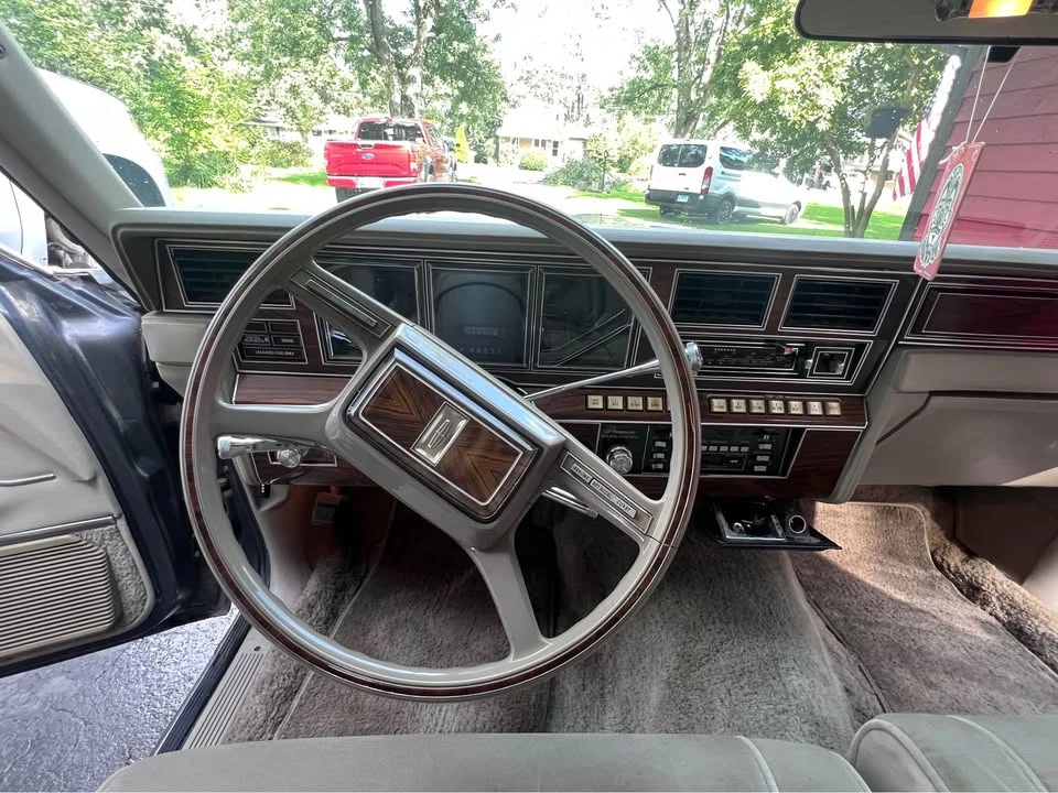 1982 Lincoln Continental 7th Gen - Image 13 of 15
