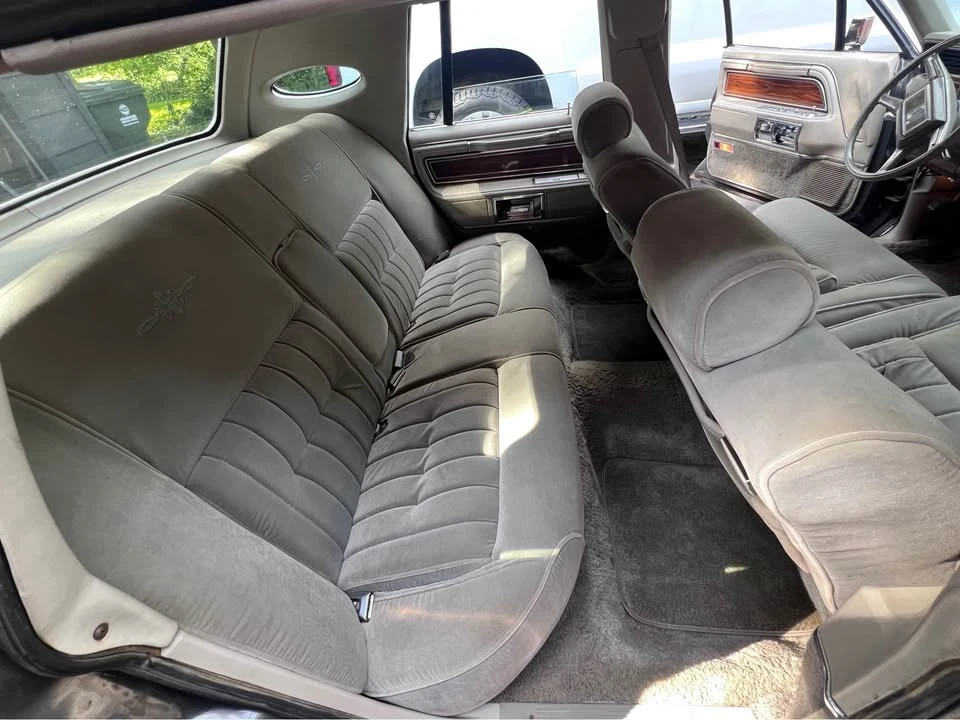 1982 Lincoln Continental 7th Gen - Image 9 of 15