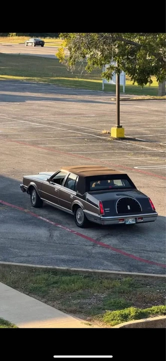 1982 Lincoln Continental 7th Gen - Image 4 of 4