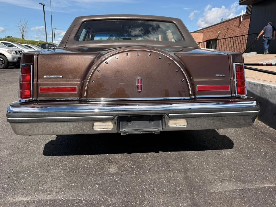 1982 Lincoln Continental Mark VI - Image 7 of 17