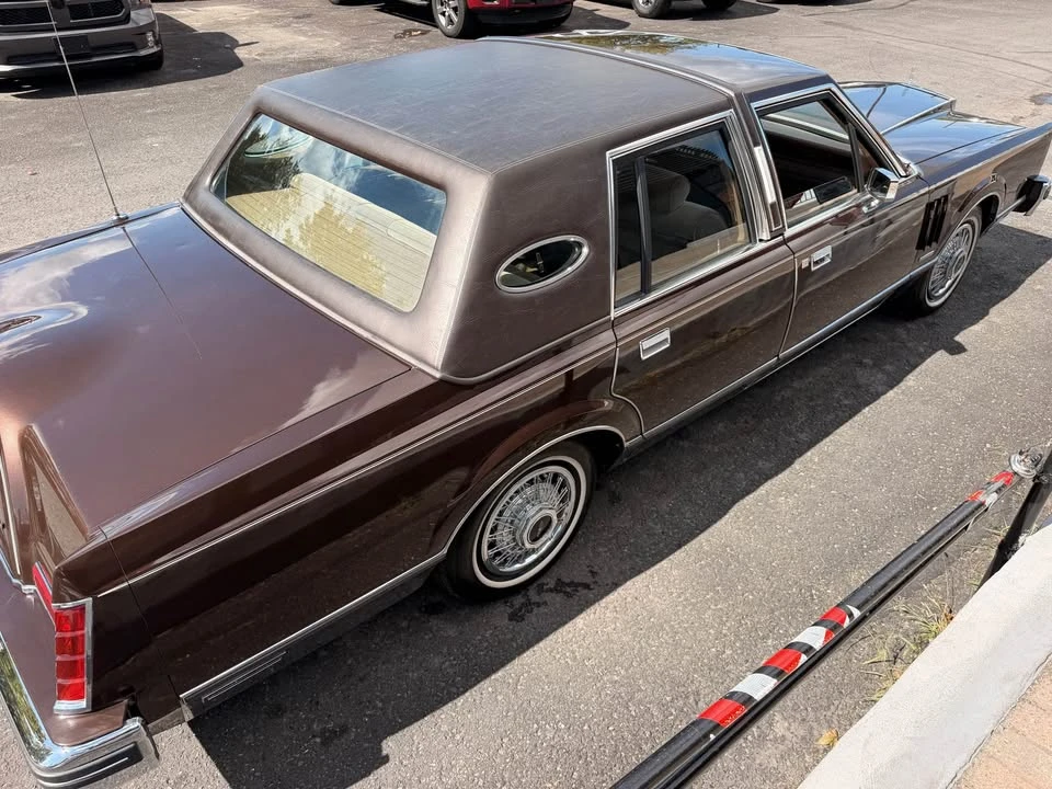 1982 Lincoln Continental Mark VI - Image 5 of 17
