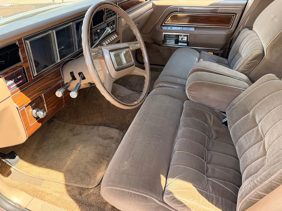 1982 Lincoln Continental Mark VI - Image 12 of 17