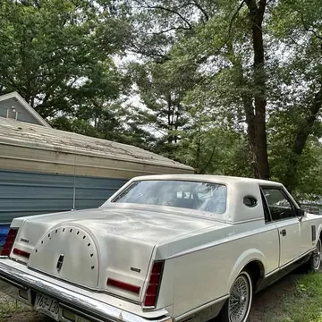 1982 Lincoln Continental Mark VII LSC Sedan 2D