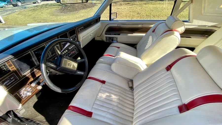1982 Lincoln Continental Mark VI - Image 8 of 11