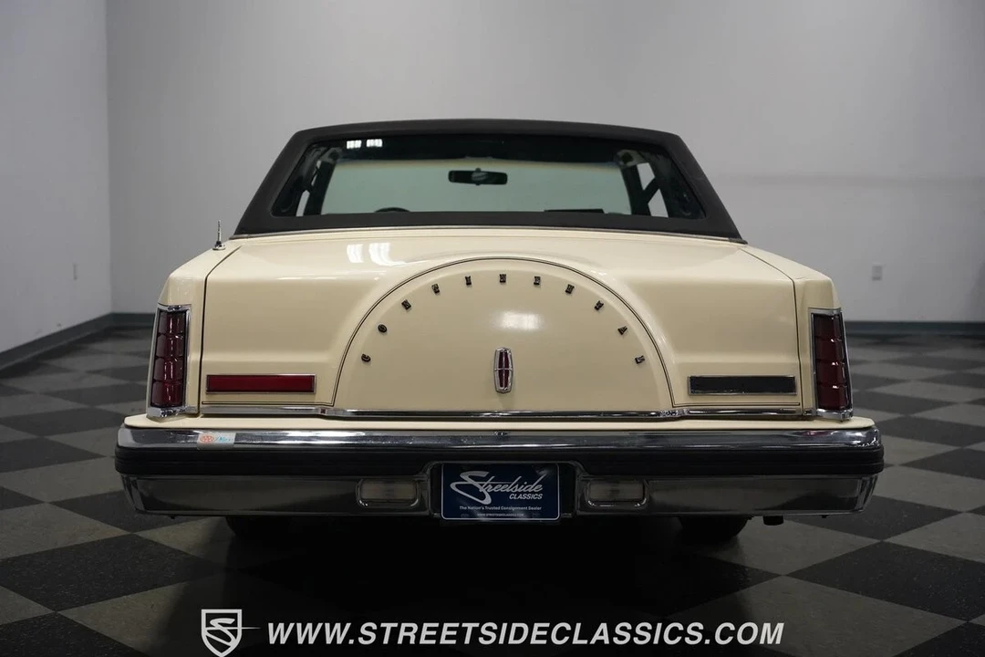 1982 Lincoln Continental Mark VI - Image 14 of 21