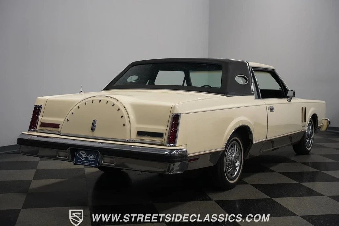 1982 Lincoln Continental Mark VI - Image 15 of 21