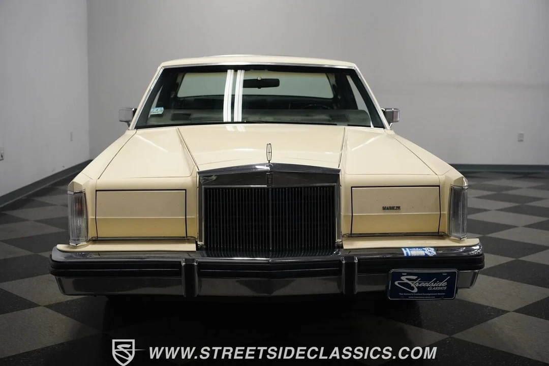 1982 Lincoln Continental Mark VI - Image 6 of 21