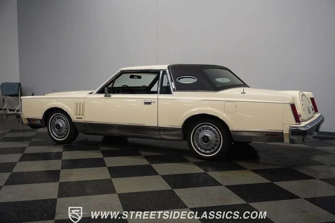 1982 Lincoln Continental Mark VI - Image 11 of 21