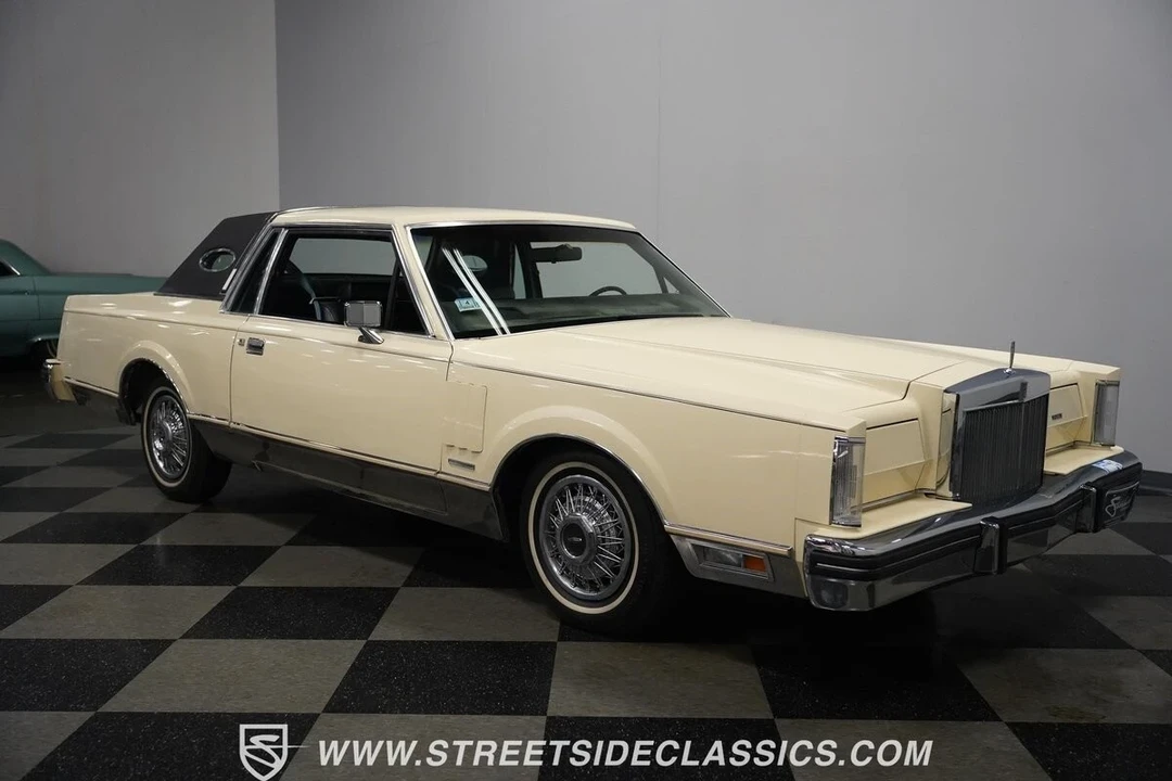 1982 Lincoln Continental Mark VI - Image 20 of 21