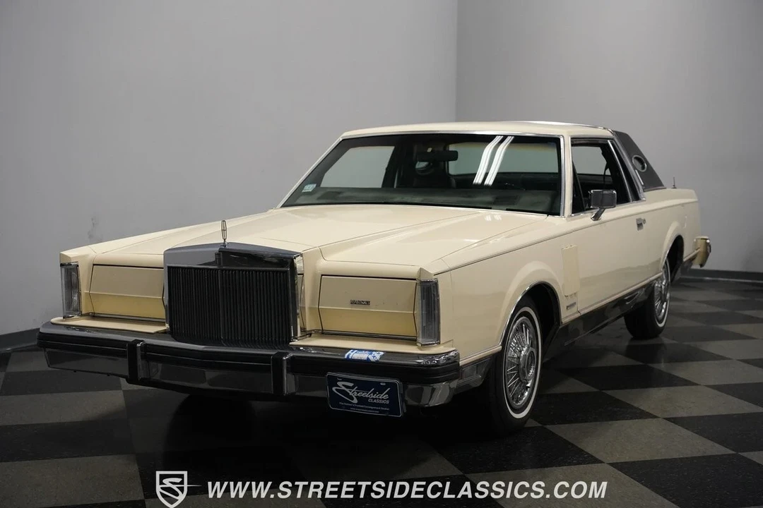 1982 Lincoln Continental Mark VI - Image 7 of 21