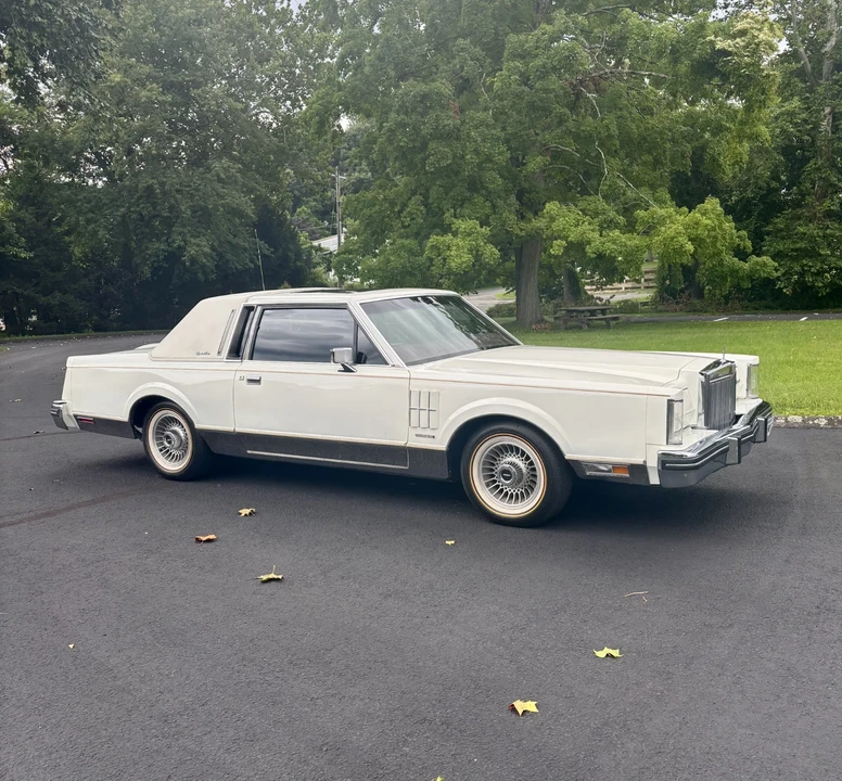 1982 Lincoln Continental Mark VI - Image 3 of 31