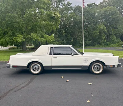 1982 Lincoln Mark VI Signature Series