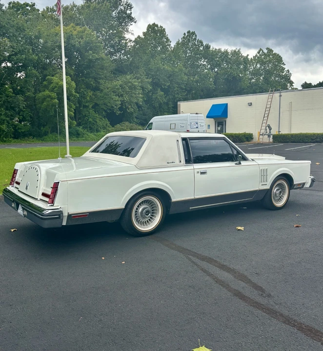 1982 Lincoln Continental Mark VI - Image 10 of 31