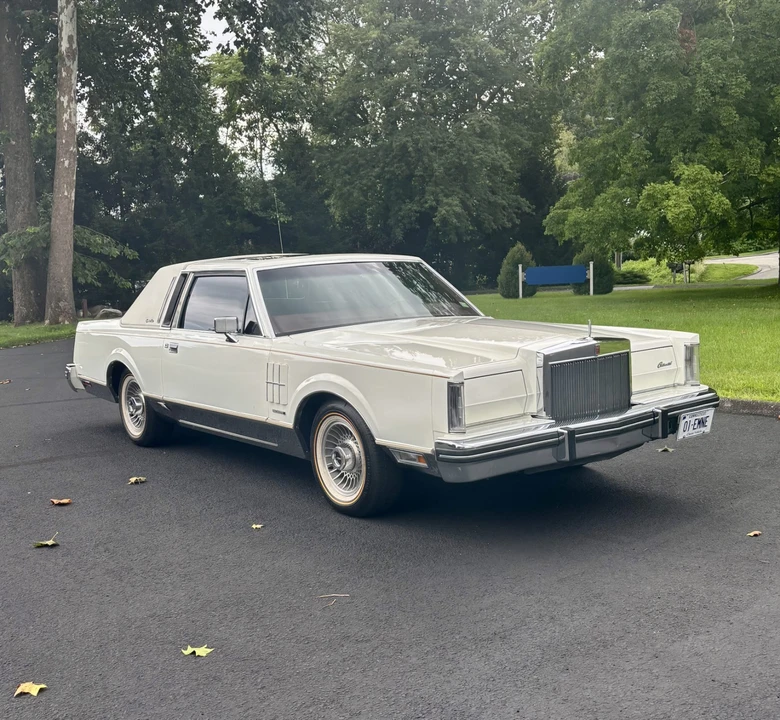 1982 Lincoln Continental Mark VI - Image 2 of 31