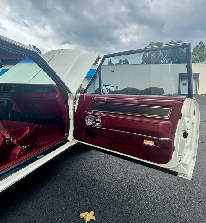 1982 Lincoln Continental Mark VI - Image 17 of 31