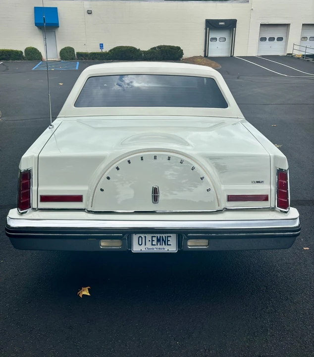 1982 Lincoln Continental Mark VI - Image 15 of 31