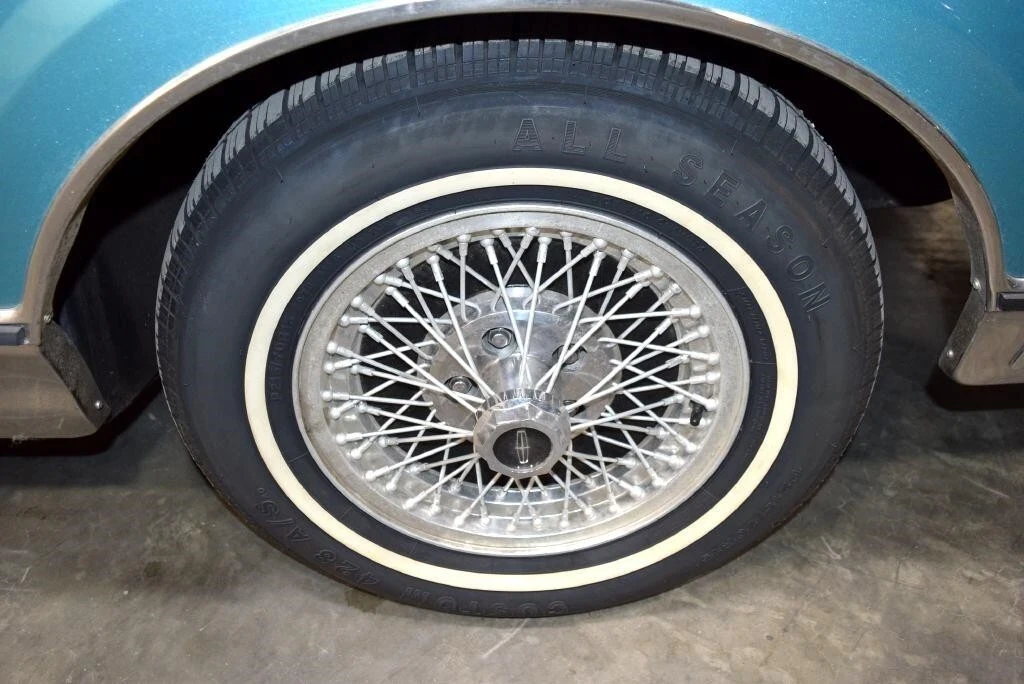 1982 Lincoln Continental Mark VI - Image 10 of 12