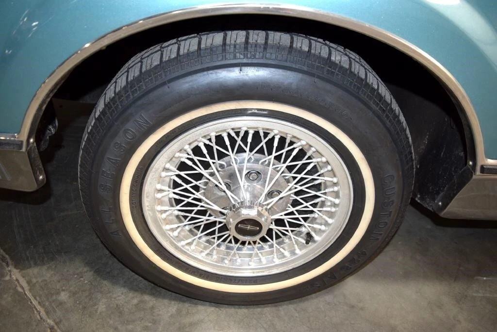 1982 Lincoln Continental Mark VI - Image 13 of 21