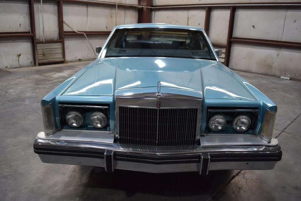 1982 Lincoln Continental Mark VI - Image 2 of 31