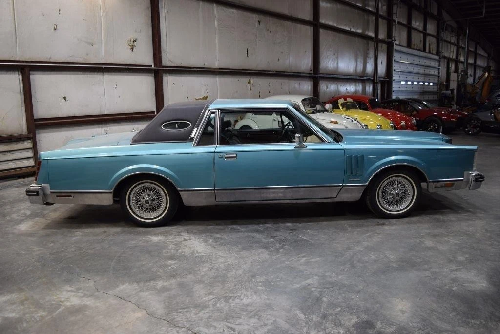 1982 Lincoln Continental Mark VI - Image 9 of 31