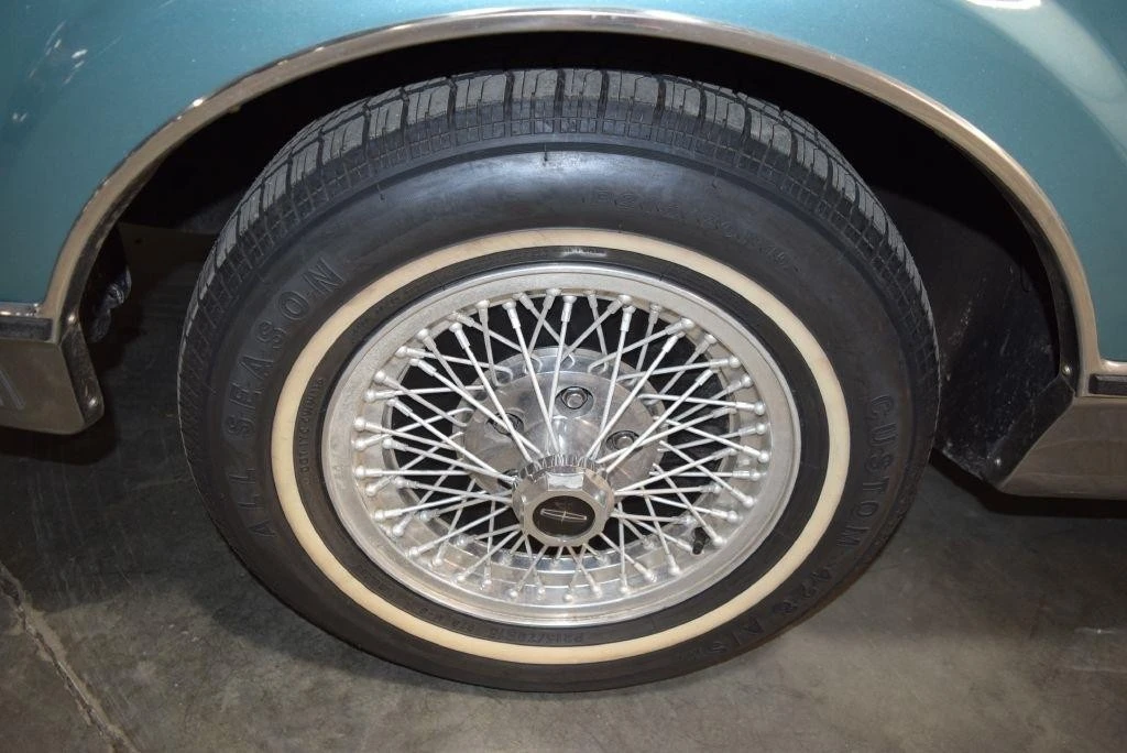 1982 Lincoln Continental Mark VI - Image 13 of 31