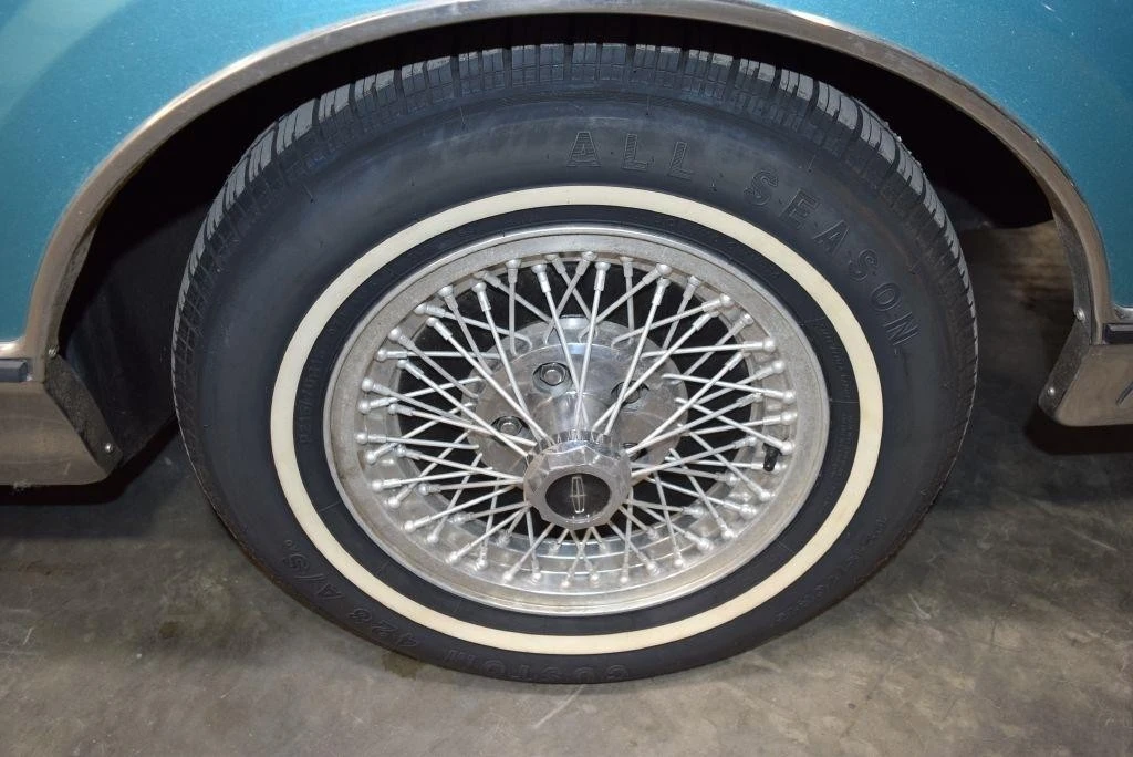 1982 Lincoln Continental Mark VI - Image 10 of 31