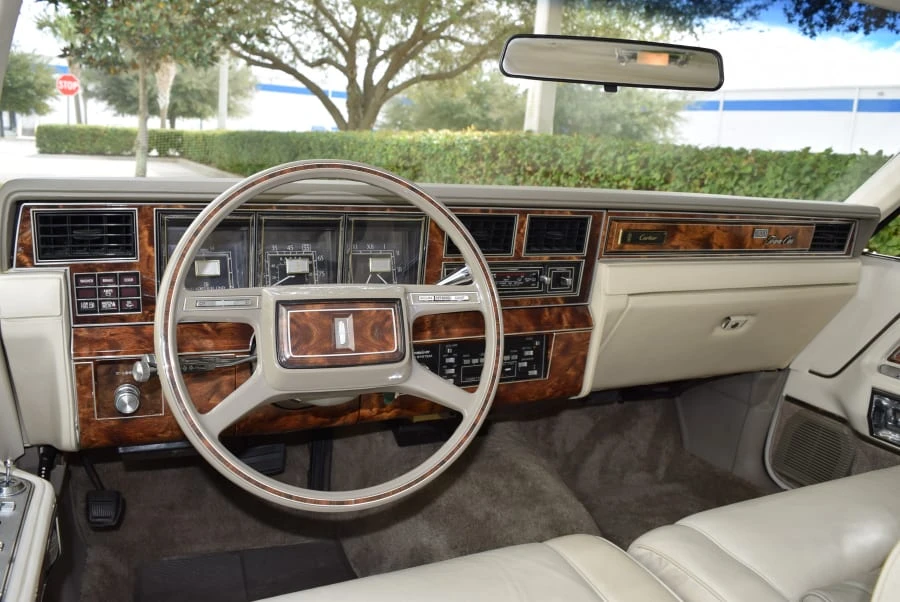1982 Lincoln Town Car - Image 5 of 12