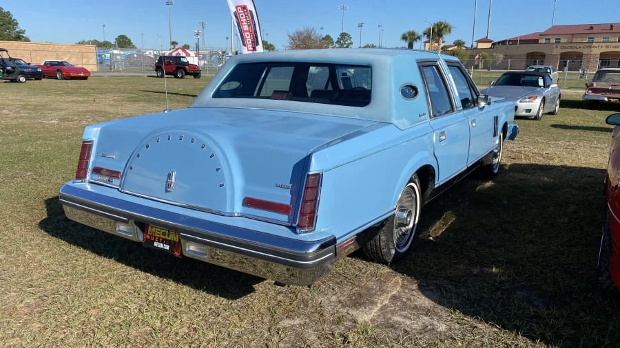 1982 Lincoln Town Car - Image 3 of 5