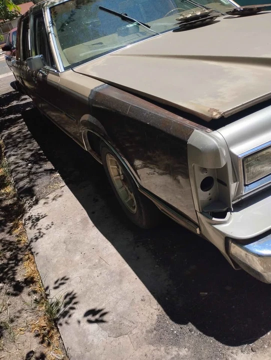1982 Lincoln Town Car - Image 2 of 3