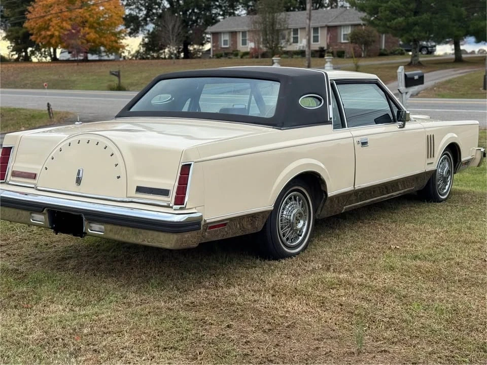 1982 Lincoln Continental Mark VI - Image 3 of 19