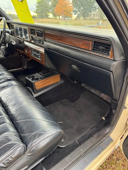1982 Lincoln Continental Mark VI - Image 11 of 19