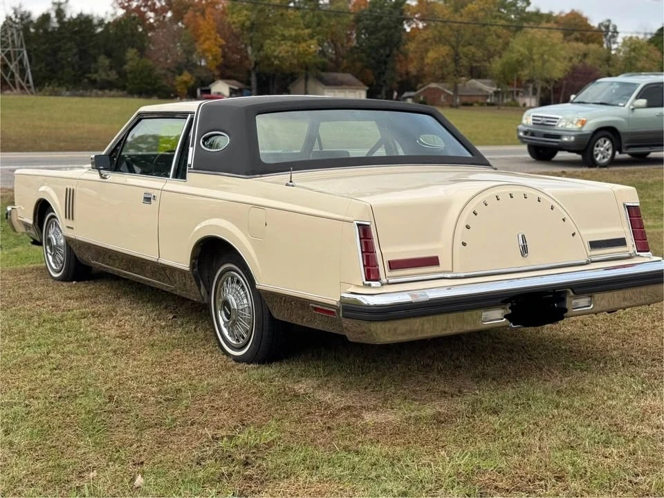 1982 Lincoln Continental Mark VI - Image 5 of 19