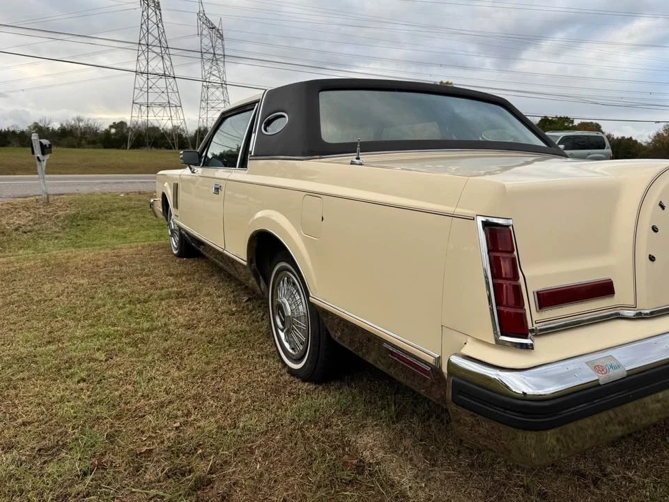 1982 Lincoln Continental Mark VI - Image 6 of 19