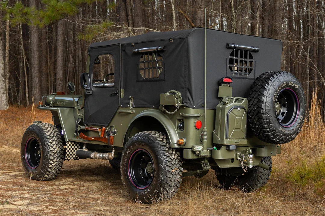 1982 Mahindra - Image 4 of 31