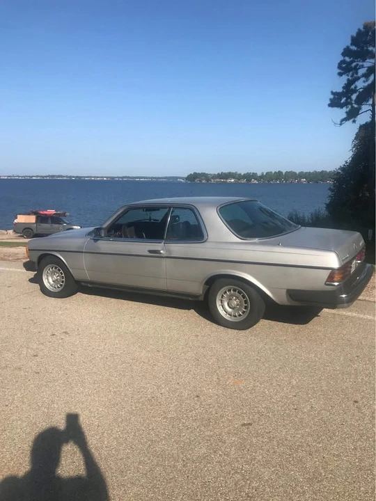 1982 Mercedes-Benz 190E - Image 2 of 8