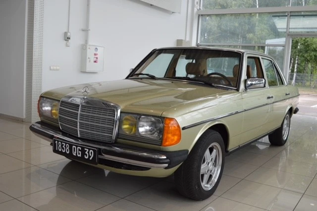 1982 Mercedes-Benz W123 Sedan - Image 7 of 31
