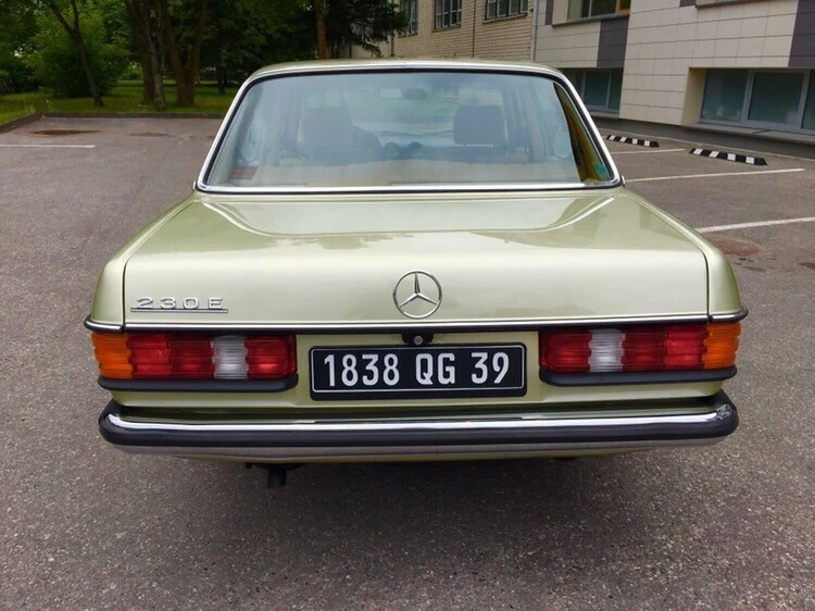 1982 Mercedes-Benz W123 Sedan - Image 5 of 31