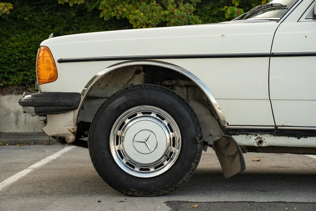 1982 Mercedes-Benz W123 Wagon (S123) - Image 13 of 30