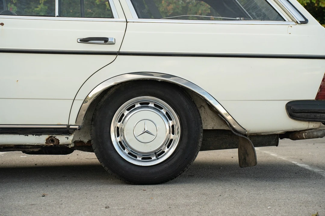 1982 Mercedes-Benz W123 Wagon (S123) - Image 14 of 30