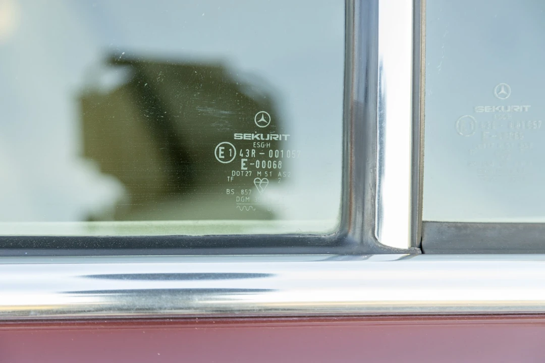 1982 Mercedes-Benz W123 Sedan - Image 24 of 31