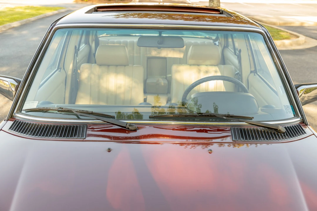1982 Mercedes-Benz W123 Sedan - Image 29 of 31