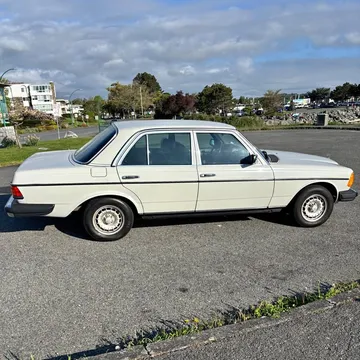 1982 Mercedes-Benz 240D