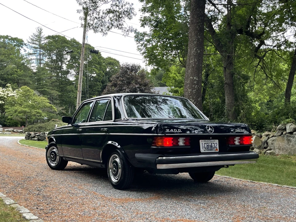 1982 Mercedes-Benz W123 Sedan - Image 7 of 31