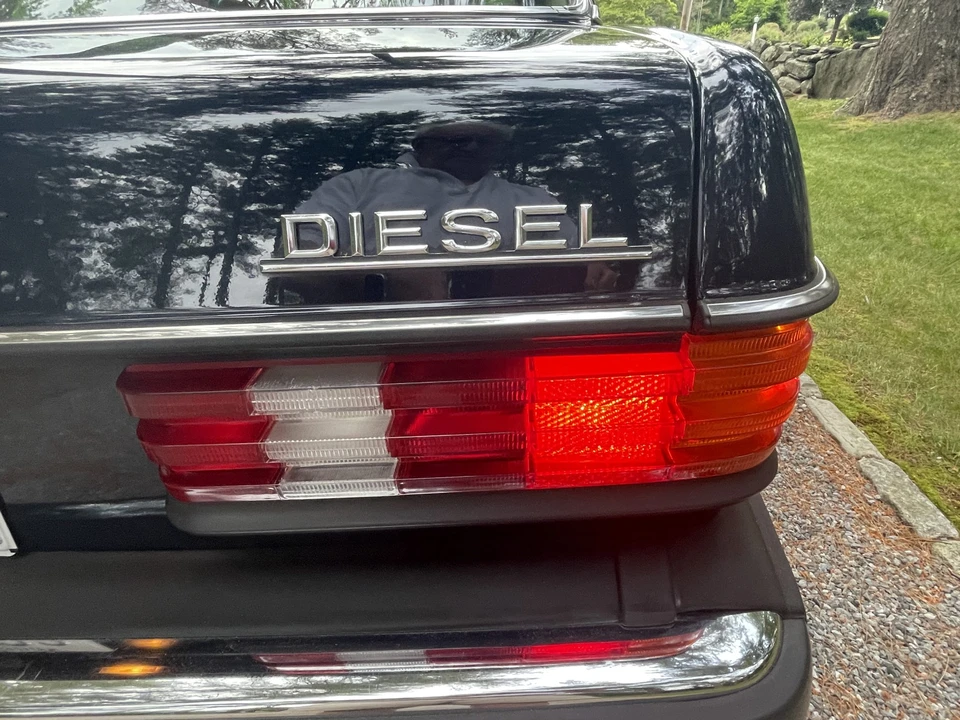 1982 Mercedes-Benz W123 Sedan - Image 24 of 31