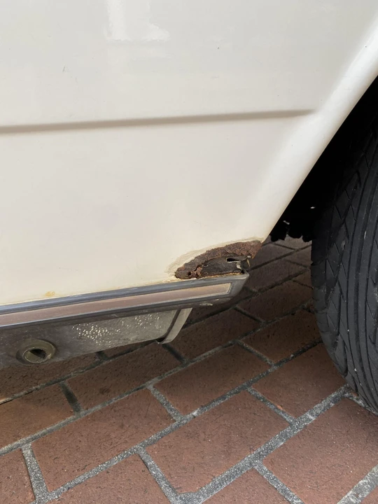 1982 Mercedes-Benz W123 Sedan - Image 13 of 31