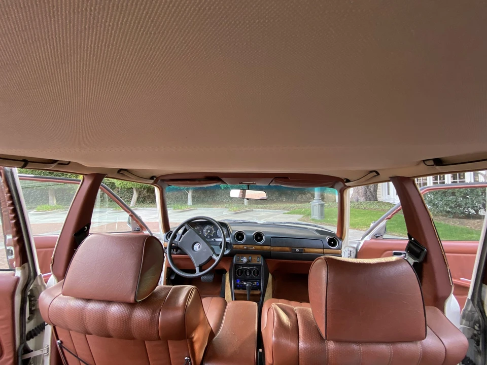 1982 Mercedes-Benz W123 Sedan - Image 23 of 31