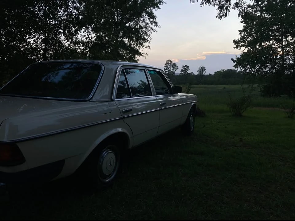 1982 Mercedes-Benz 190E - Image 2 of 8
