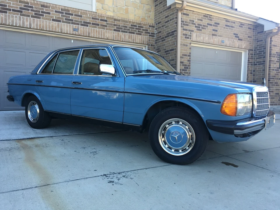 1982 Mercedes-Benz W123 Sedan - Image 7 of 31