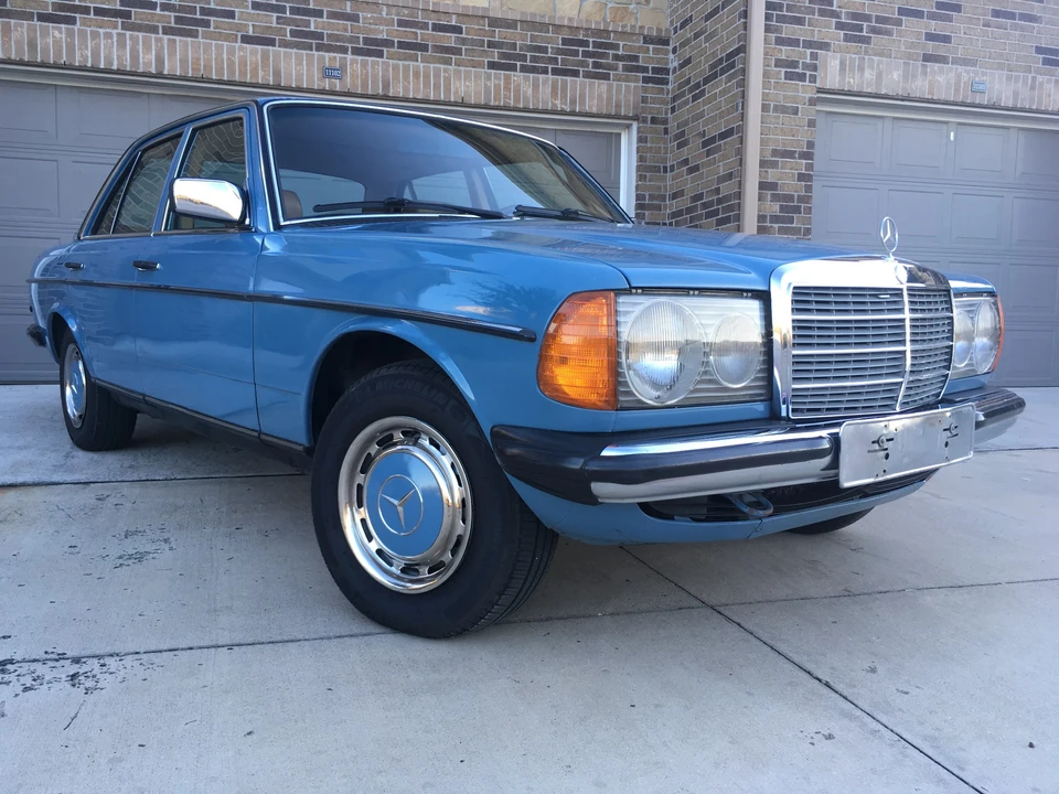 1982 Mercedes-Benz W123 Sedan - Image 6 of 31