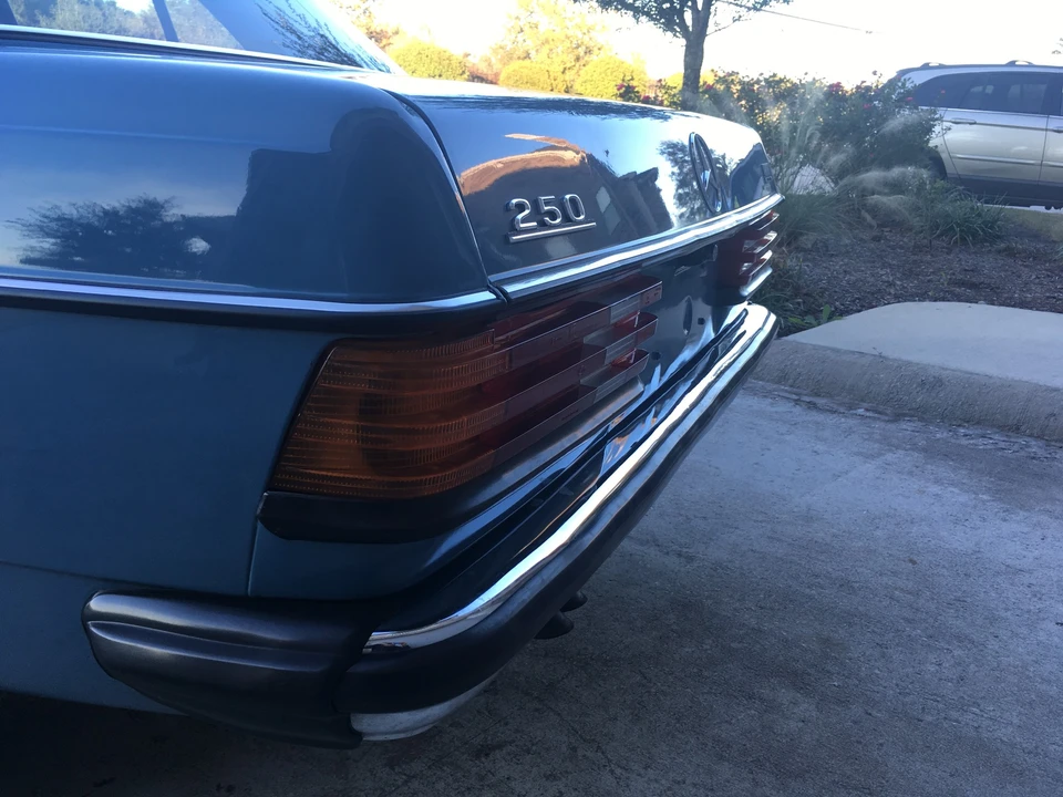 1982 Mercedes-Benz W123 Sedan - Image 15 of 31